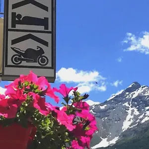 Avec Garage Motos Motel Lanslebourg-Mont-Cenis